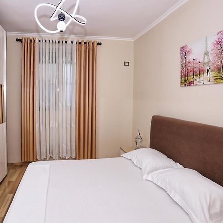 R&B City Center Apartment Tiranë Luaran gambar