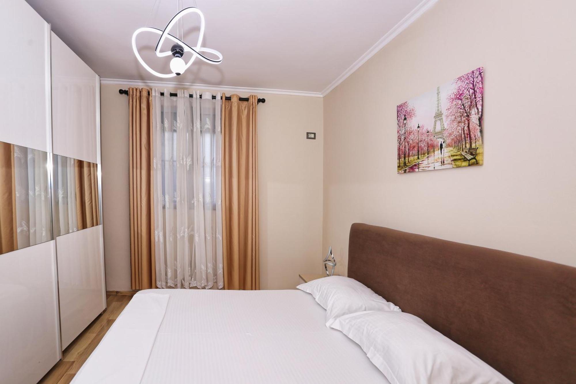 R&B City Center Apartment Tiranë Luaran gambar