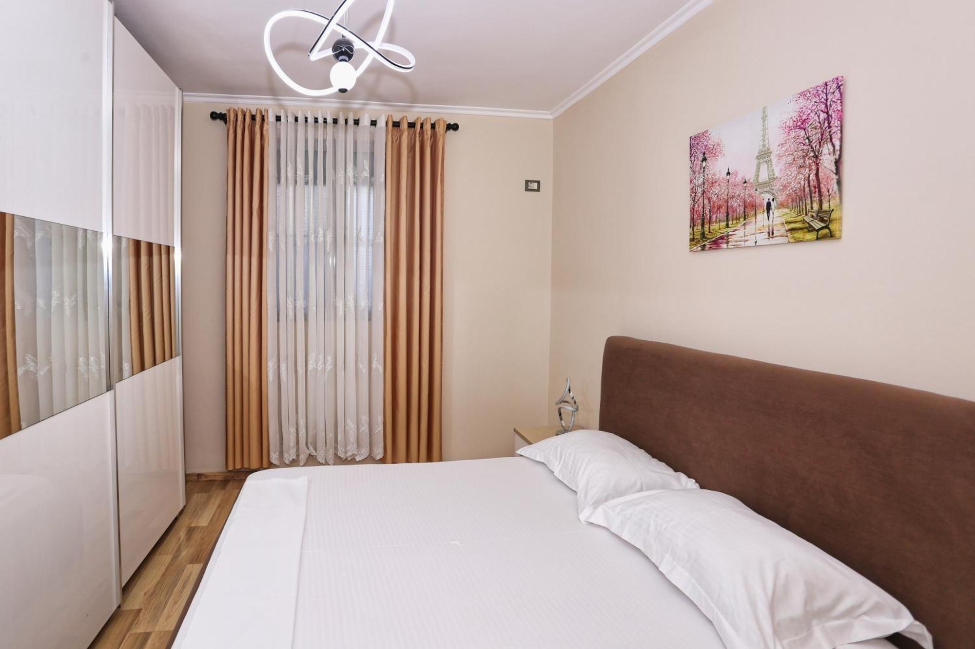 R&B City Center Apartment Tiranë Luaran gambar