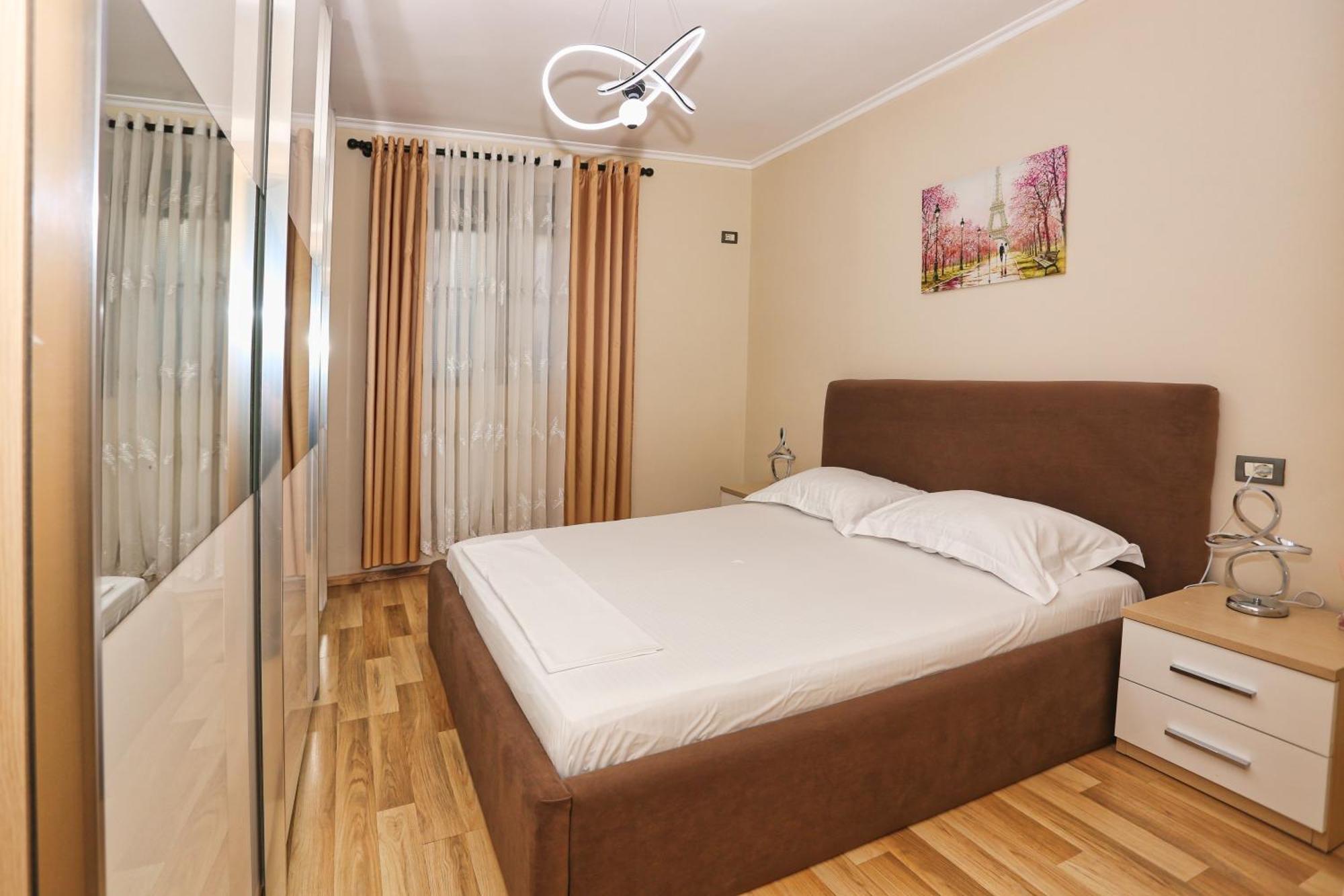 R&B City Center Apartment Tiranë Luaran gambar