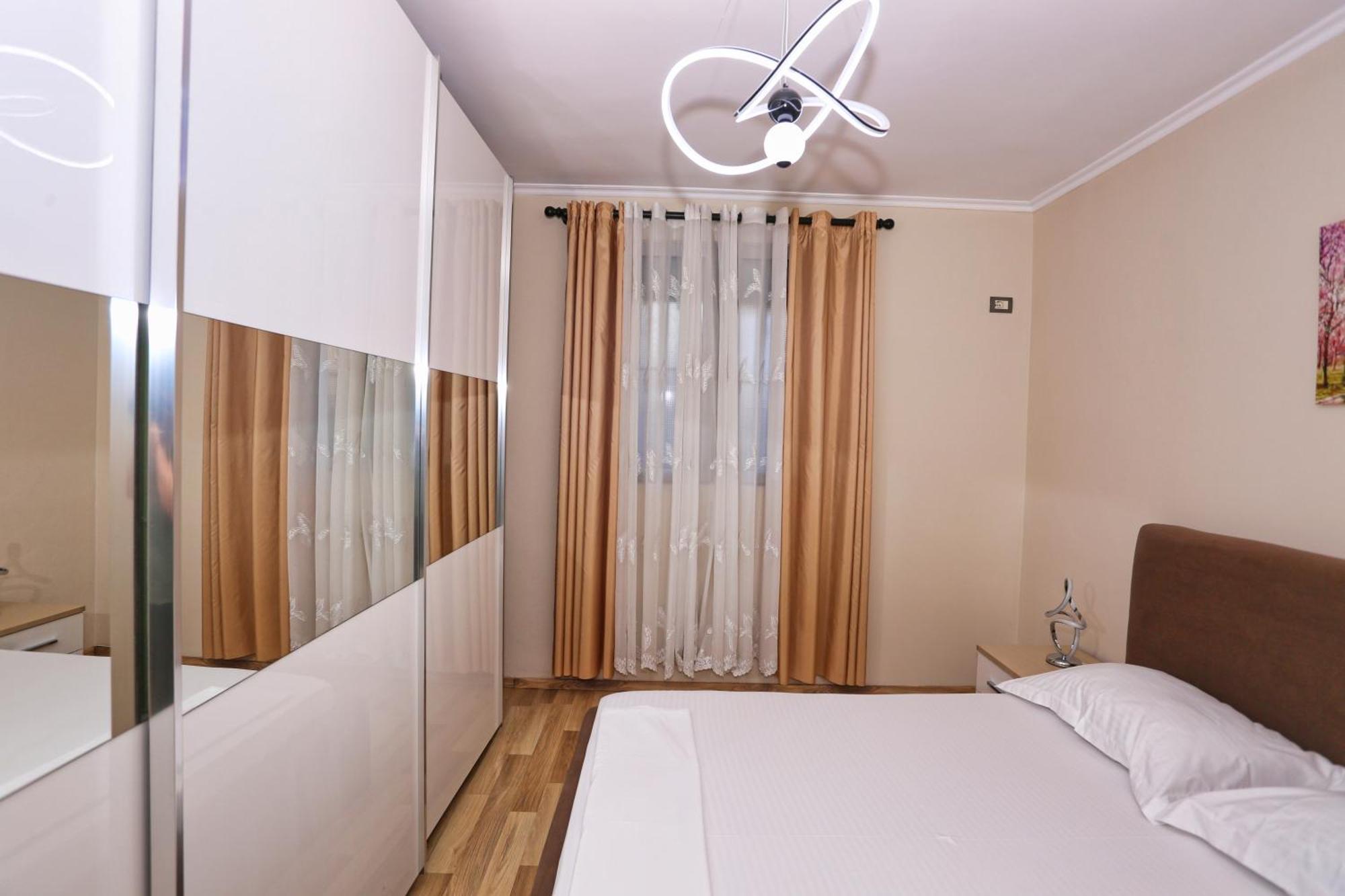 R&B City Center Apartment Tiranë Luaran gambar