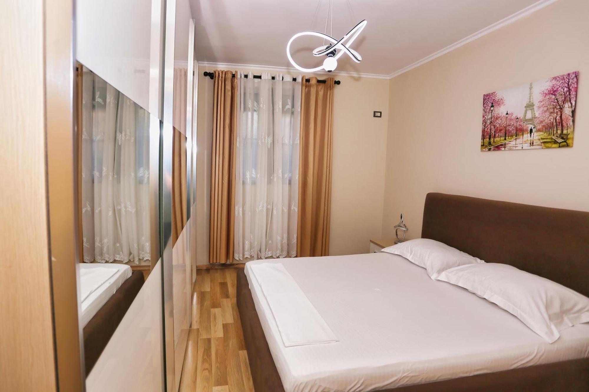 R&B City Center Apartment Tiranë Luaran gambar