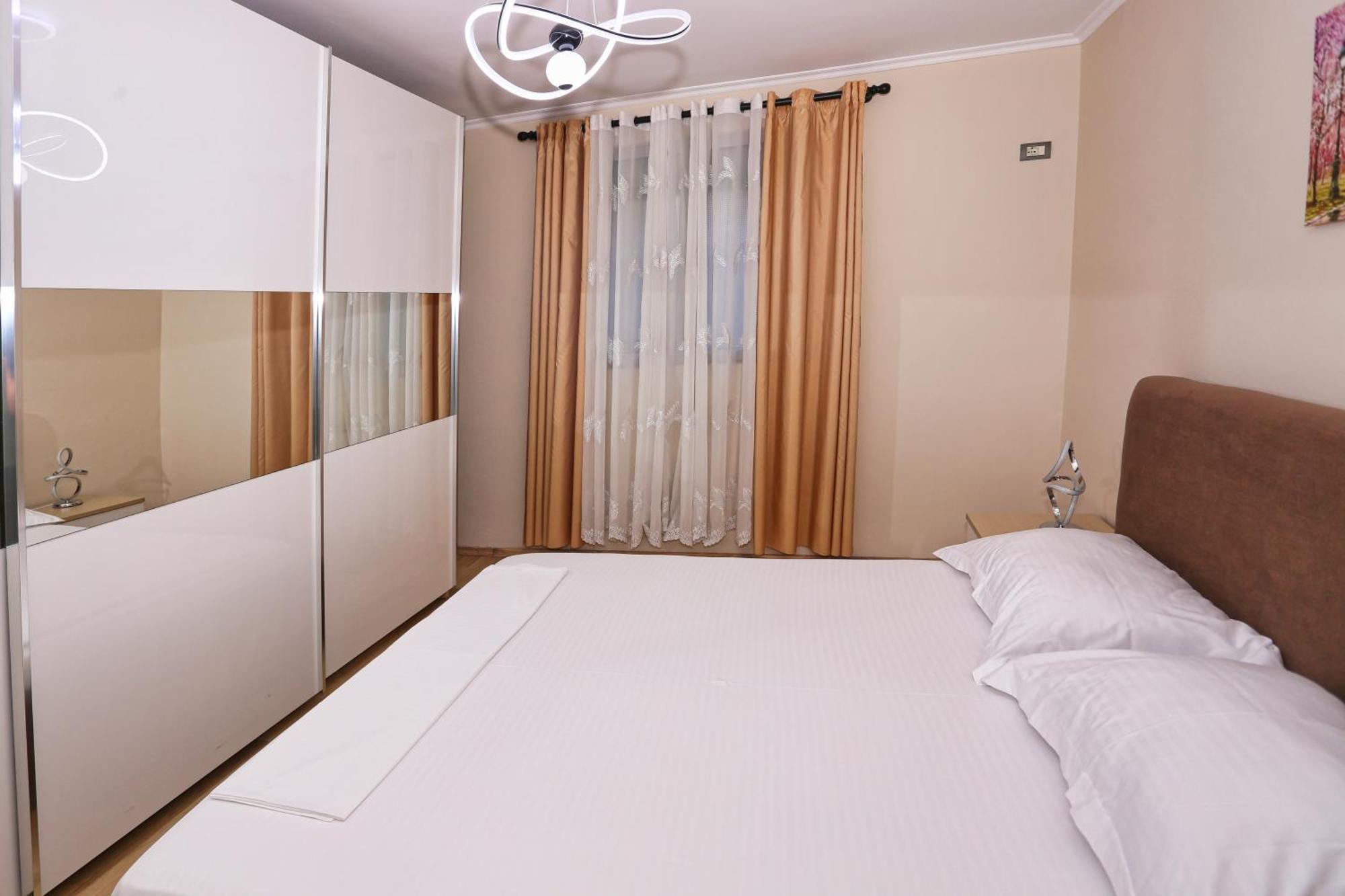 R&B City Center Apartment Tiranë Luaran gambar