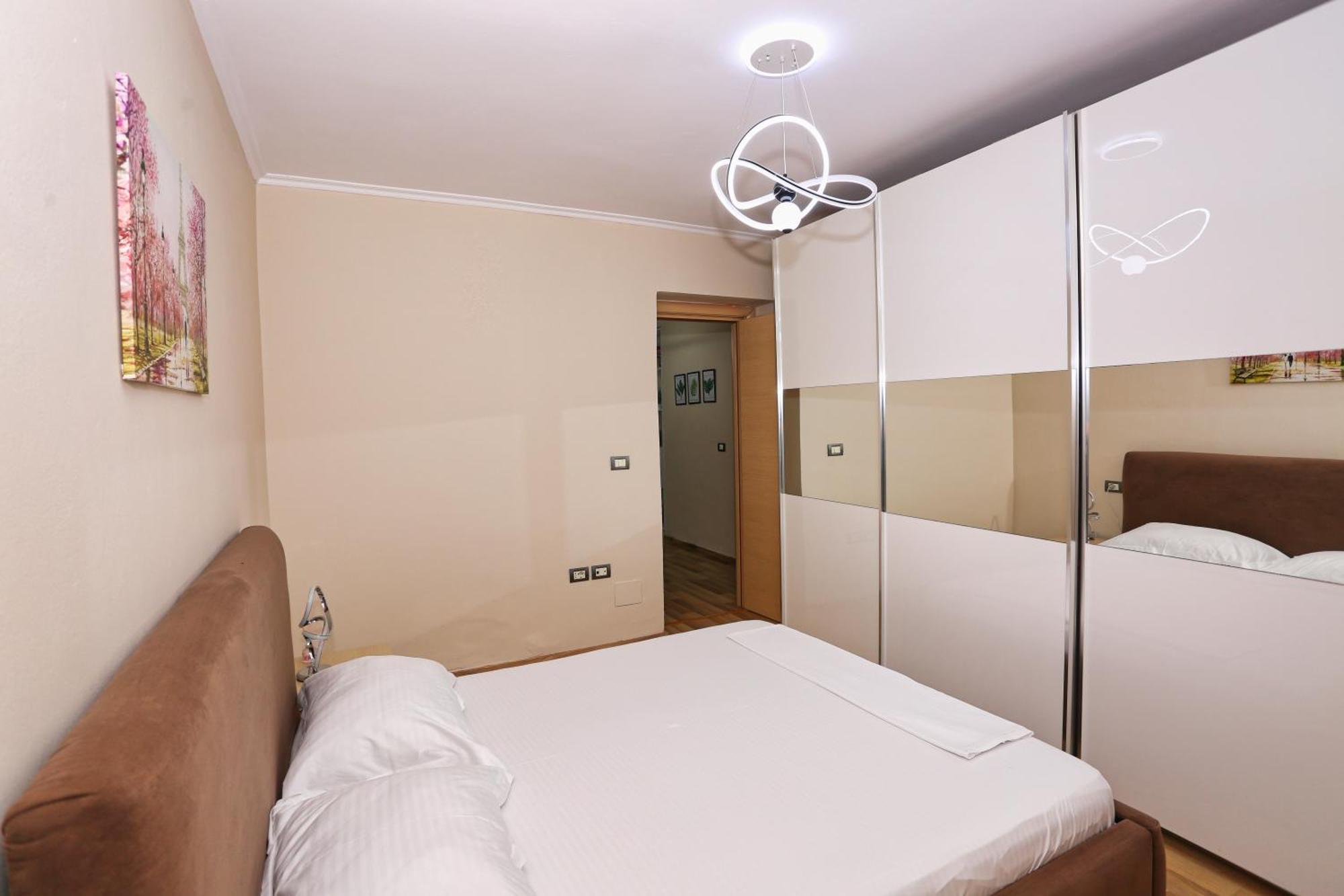 R&B City Center Apartment Tiranë Luaran gambar